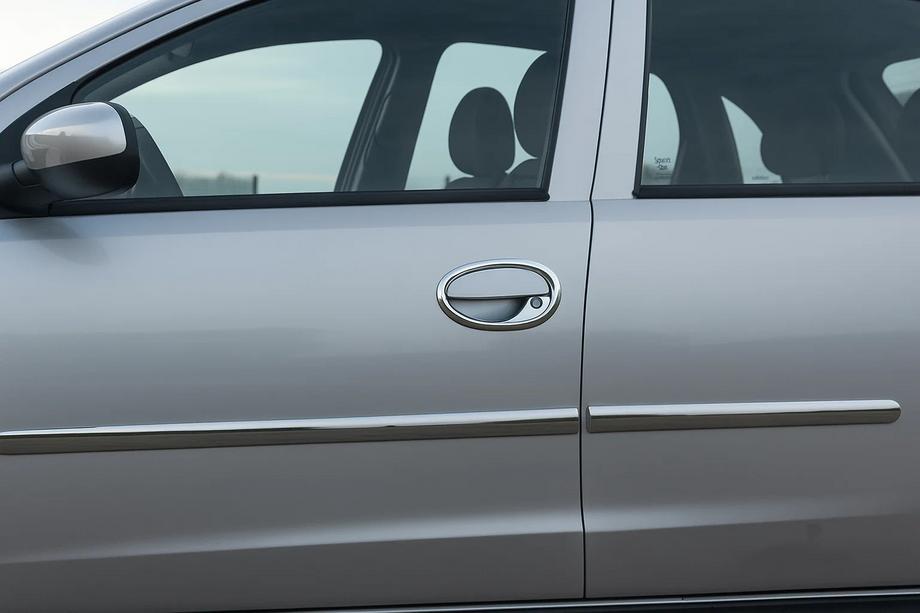 Opel Corsa C 2000–2006 Kromikehykset ovenkahvoihin (4 kpl, ruostumaton teräs) Image