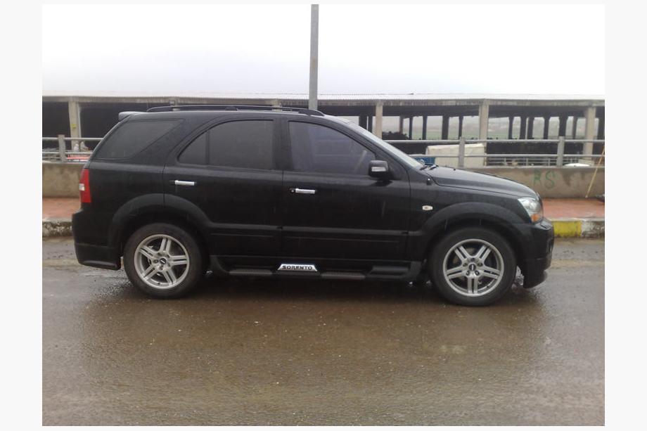 Kia Sorento I BL 2002–2009 Meliset sivukynnykset (2 kpl, maalattavaksi) Image
