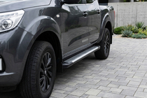 Nissan Navara/NP300 2016– Line-sivuporrassarja (2 kpl, alumiini) kuva 1