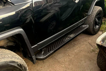 Toyota FJ Cruiser 2006–2022 Allmond Black sivuastinlaudat (2 kpl, alumiini) kuva 1