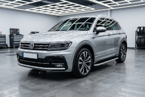 Volkswagen Tiguan 2016–2023 Tayga Grey -sivuaskelmat (2 kpl, alumiini) kuva 1
