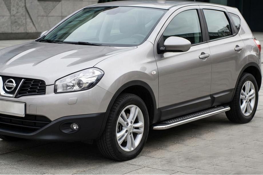 Nissan Qashqai 2010–2014 Maydos V2 sivuportaat (2 kpl, alumiini ↗ ruostumaton teräs) Lyhyt akseliväli Image