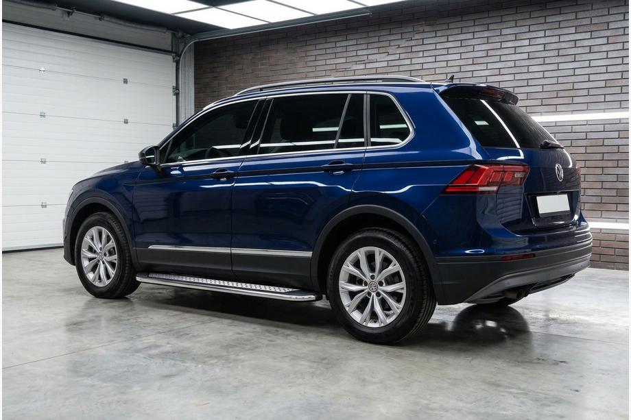 Volkswagen Tiguan 2016–2023 Maydos V2 sivuportaat (2 kpl, alumiini ↗ ruostumaton teräs) Image