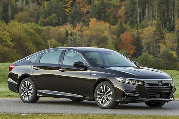 Honda Accord 10. sukupolven sedanin koeajo Kuva 5