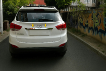 Hyundai IX-35 2010–2015 Krominen rekisterikilven ylälista (leveä) kuva 4