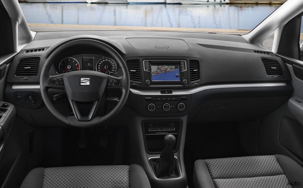 Seat Alhambra -tila-auton koeajo ja esittely