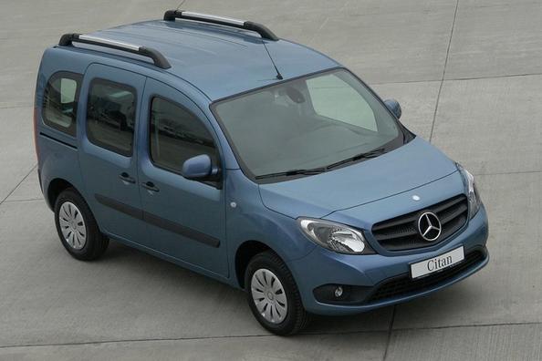 Katsaus kompaktiin Mercedes-Benz Citan -tila-autoon