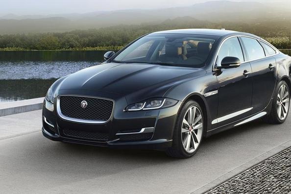 Premium-sedan Jaguar XJ