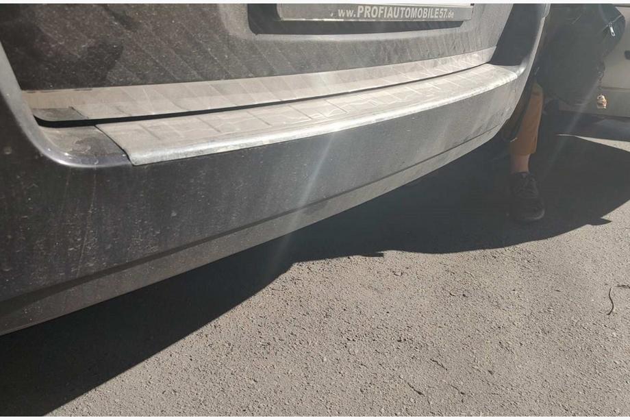 Opel Zafira B 2005–2011 Takalukun reunalista (ruostumaton teräs) Image