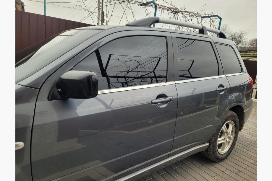 Mitsubishi Outlander 2001–2006 Ikkunoiden alareunan kromilistat (6 kpl, ruostumaton teräs) Image