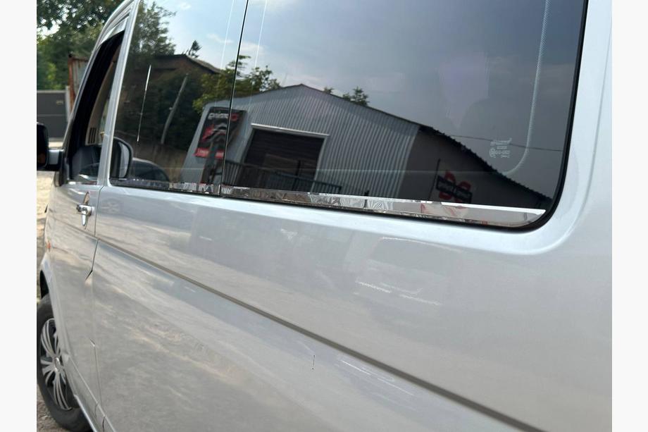 Volkswagen T5 2010–2015 Ikkunoiden alalistat (6-osainen, ruostumaton teräs) Pitkä akseliväli Kuva 8