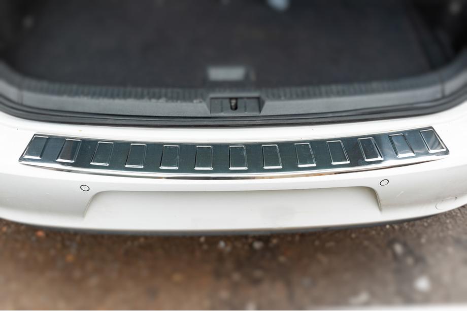 Volkswagen Golf 7/E-Golf 2012–2020 Takapuskurin suojalista Carmos (ruostumaton teräs) Kuva 3