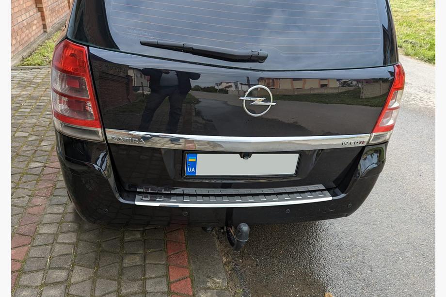 Opel Zafira B 2005–2011 Takapuskurin suojalista Carmos V1 (ruostumaton teräs) Image