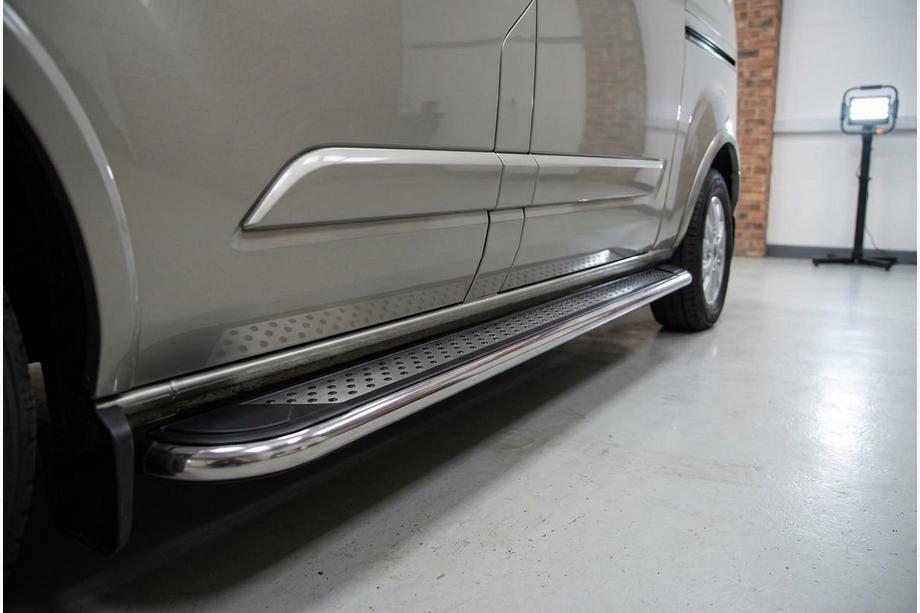 Ford Custom 2013–2022 Maydos V2 sivuportaat (2 kpl, alumiini ↗ ruostumaton teräs) Lyhyt akseliväli Image