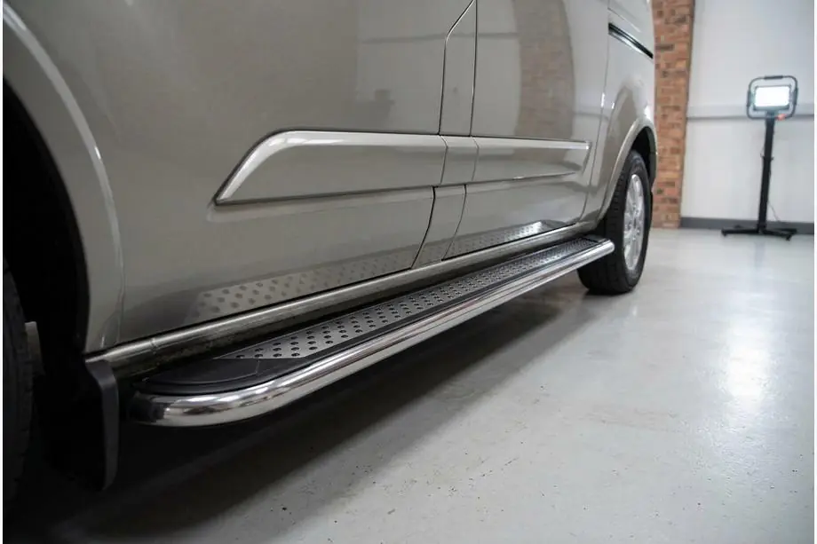 Ford Custom 2013–2022 Maydos V2 sivuportaat (2 kpl, alumiini ↗ ruostumaton teräs) Image