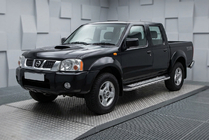 Nissan NP300 1999–2015 Maydos V2 sivuportaat (2 kpl, alumiini ↗ ruostumaton teräs) kuva 1