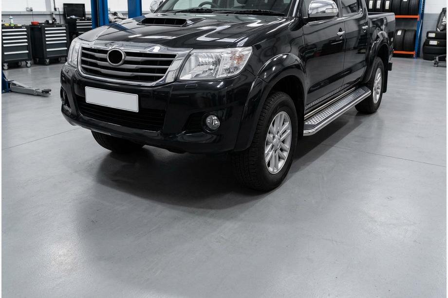 Toyota Hilux 2006–2015 Maydos V2 sivuportaat (2 kpl, alumiini ↗ ruostumaton teräs) Image