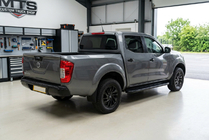 Nissan Navara/NP300 2016– Bosphore Black -sivukynnykset (2 kpl, alumiini) kuva 1