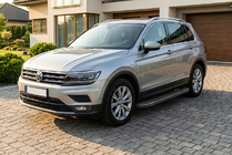Volkswagen Tiguan 2016–2023 Bosphore Black -sivukynnykset (2 kpl, alumiini) kuva 1