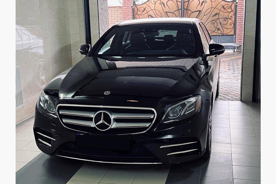 Mercedes E-class W213 2016–2023 Etupuskurin sivulistat 2016-2019 (ruostumaton teräs) Image