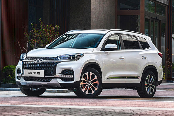 Seitsemänpaikkainen Chery Tiggo 8 -crossover