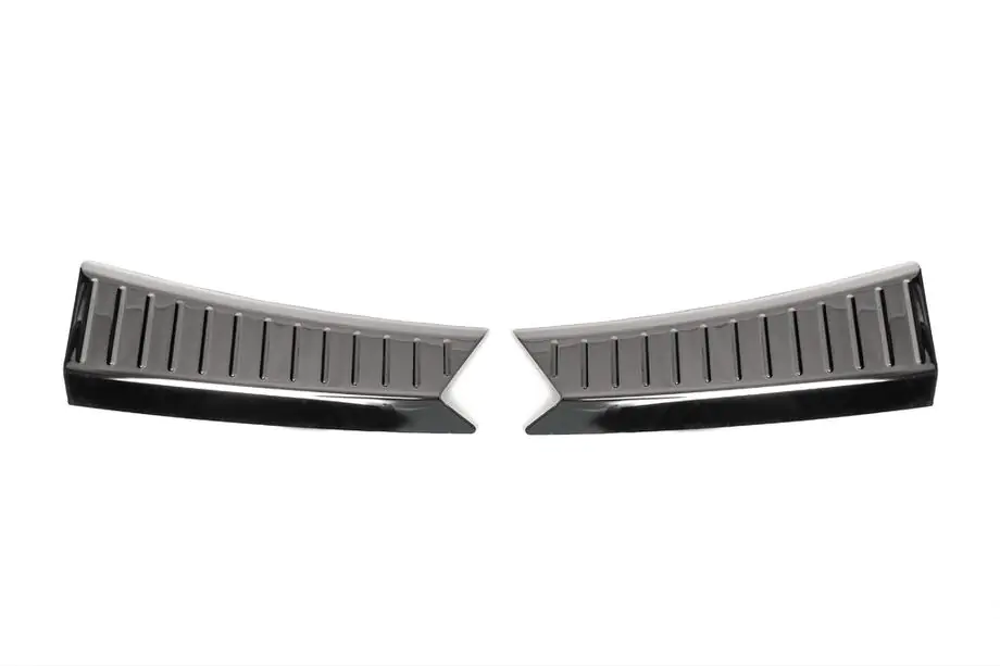 Ford Kuga/Escape 2013–2019 Tavaratilan kynnyssuoja 2013-2016 (2-osainen, musta ruostumaton teräs) Kuva 1