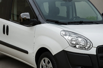 Fiat Doblo II 2010–2022 Peilinkuoret musta kromi (2 kpl, muovi) kuva 1