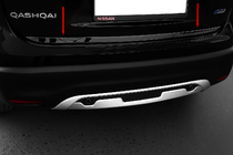 Nissan Qashqai 2014–2021 Takaluukun reunalista Musta kromi (ruostumaton teräs) kuva 1
