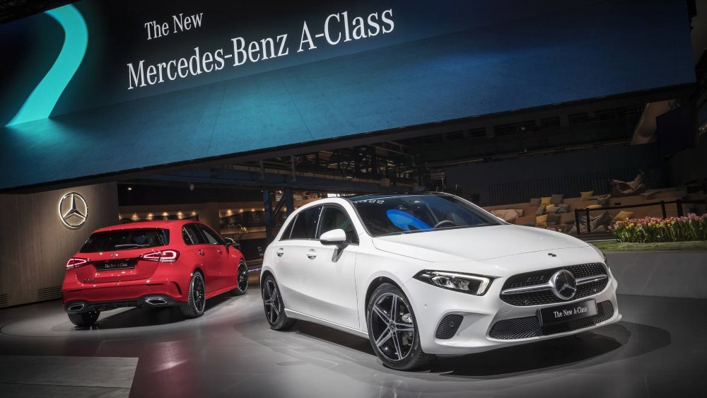 Mercedes-Benz A-class -mallin 4. sukupolven hatchbackin koeajo