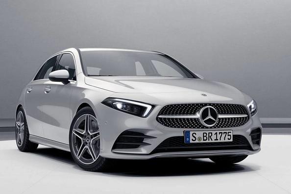 Mercedes-Benz A-class -mallin 4. sukupolven hatchbackin koeajo