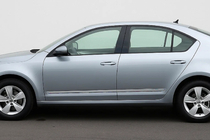 Skoda Octavia III A7 2013–2019 Ovilistat (SD/SW, ruostumaton teräs) kuva 1