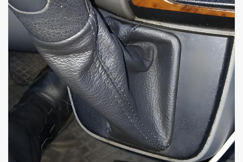 Volkswagen Crafter 2006–2016 Nahkainen vaihdekepin suojapussi Automaattivaihteisto Image