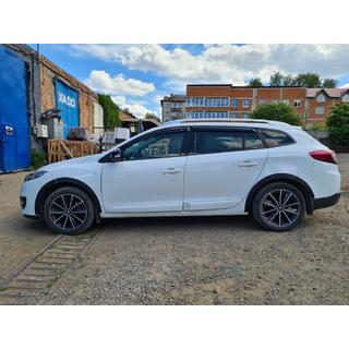Pyöränkaaren kaarilistat (8 kpl, mustat) Renault Megane III 2009–2016 kuva 3