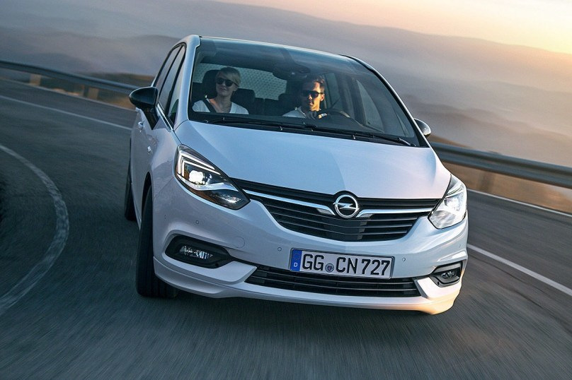Päivitetty Opel Zafira -kompaktitila-auto