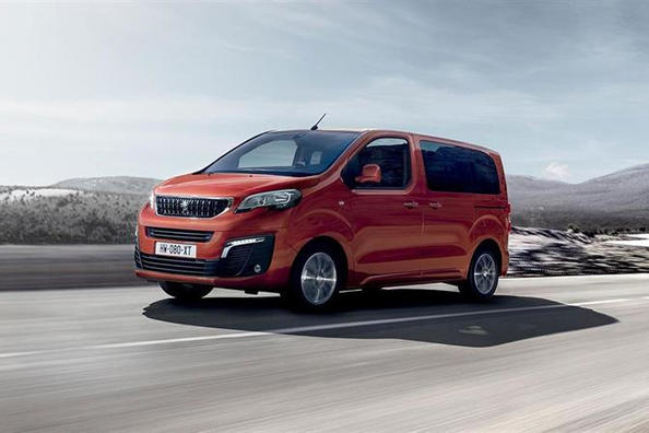Peugeot Traveller -minibussin koeajo