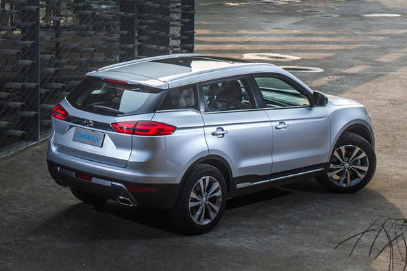 Geely Atlas -crossoverin koeajo Kuva 7