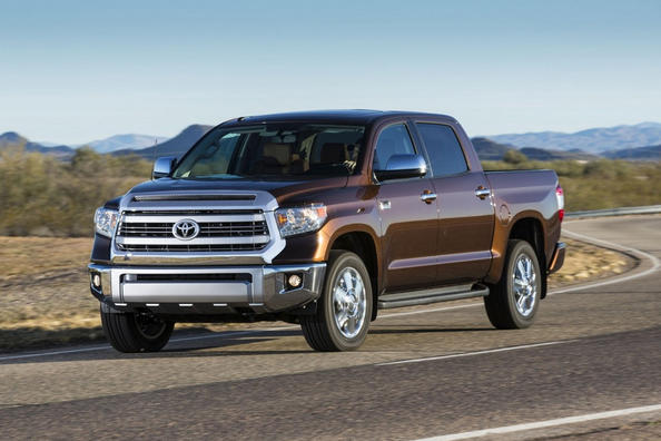 Toyota Tundra -pickupin koeajo ja esittely