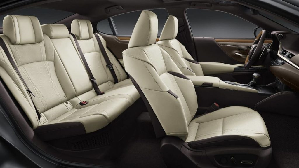 Seitsemännen sukupolven Lexus ES -sedan