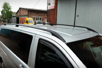 Mercedes Vito/V-class W447 2014– CAN mustat kattokaiteet, alkuperäinen design (metallijalat) kuva 1