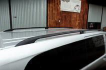 Mercedes Vito/V-class W447 2014– CAN mustat kattokaiteet, alkuperäinen design (metallijalat) kuva 2