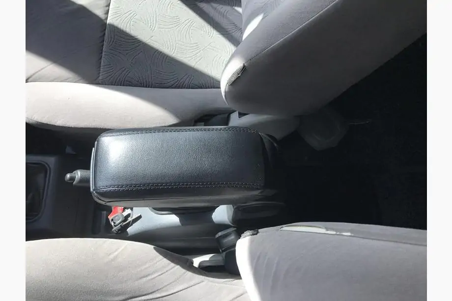 Ford Connect 2006–2009 Käsinoja Kuva 3