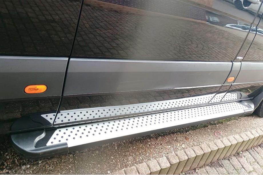 Volkswagen Crafter 2006–2016 Sivukynnykset Allmond Grey (2 kpl, alumiini) Image