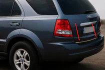 Kia Sorento I BL 2002–2009 Takalukun reunalista (ruostumaton teräs) kuva 1