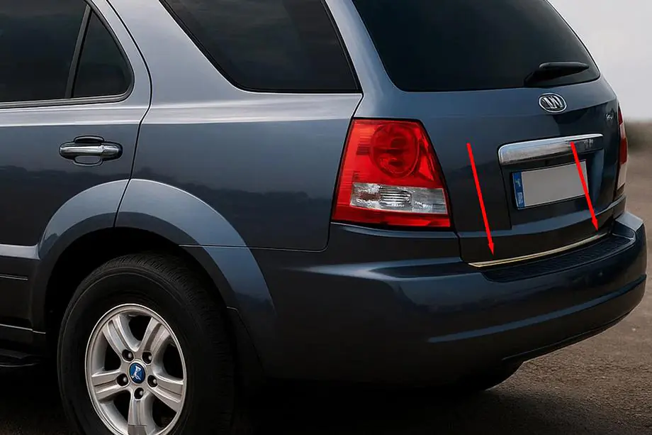 Kia Sorento I BL 2002–2009 Takalukun reunalista (ruostumaton teräs) Image