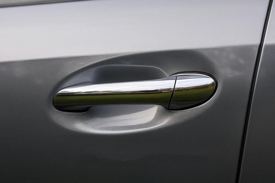 Mercedes ML W164 2005–2011 Ovenkahvan kromisuojat (4 kpl, ruostumaton teräs) Image