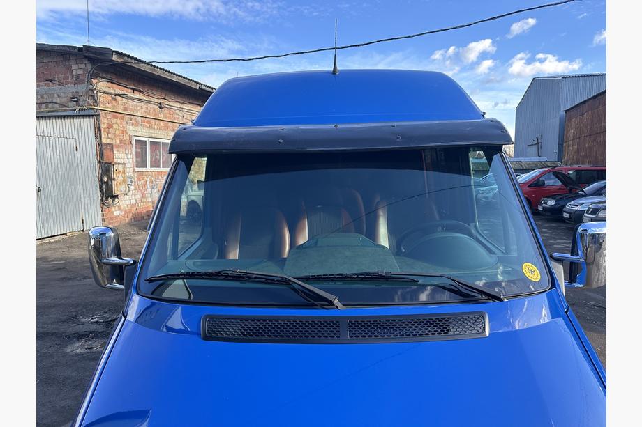 Mercedes Sprinter W901/902/903/904/905 1995–2006 Tuulilasin visiiri (kiiltomusta, 5 mm) Kuva 4
