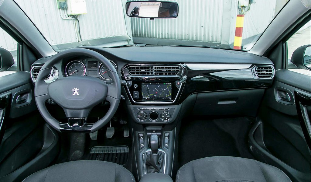 Päivitetyn Peugeot 301 -sedanin koeajo