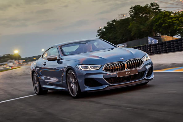 Katsaus uuteen nelivetoiseen BMW 8-Series -coupeen