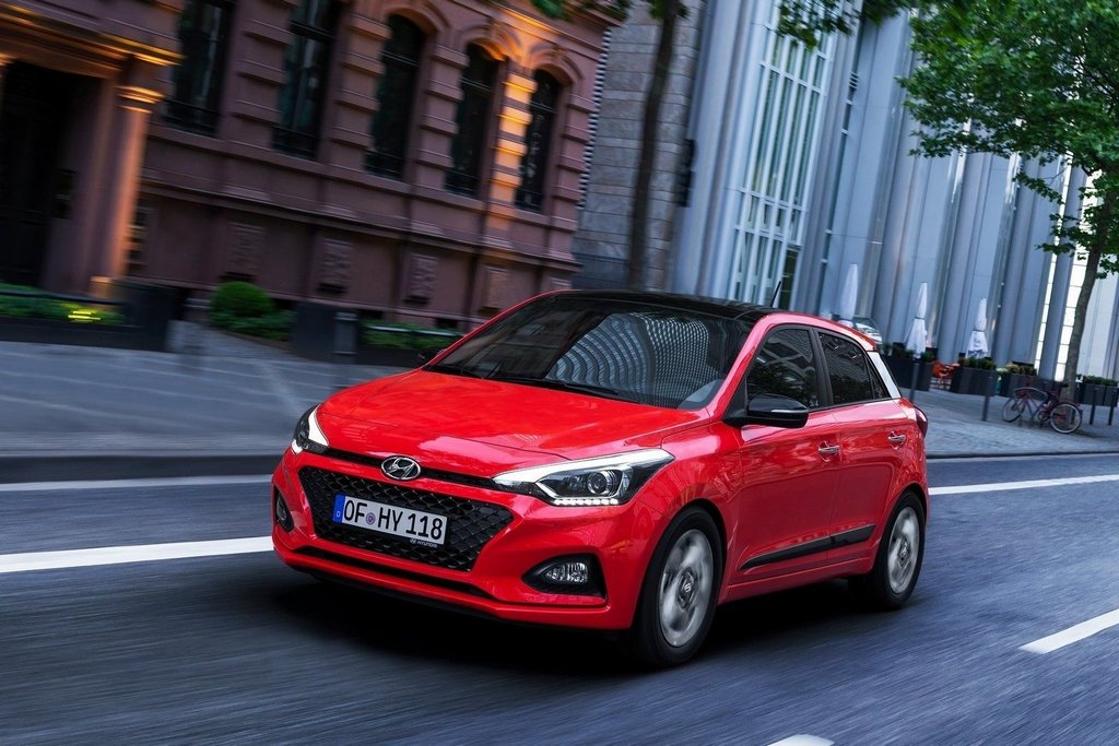 Uudistettu viisiovinen Hyundai i20 -hatchback