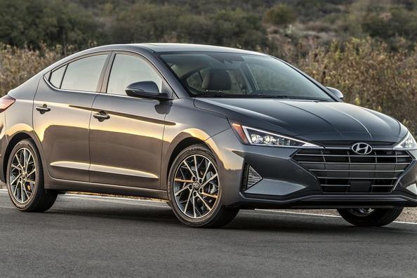 Hyundai Elantra 2019 -mallivuoden katsaus